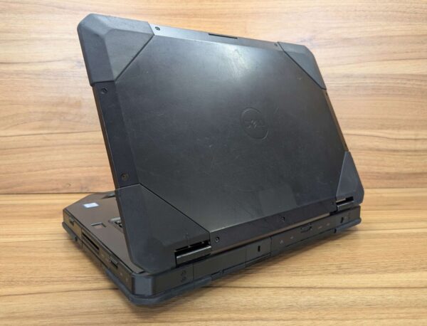 Захищений ноутбук Dell Latitude 14 Rugged 5414 / 14" (1920x1080) IPS / Intel Core i7-6600U (2 (4) ядра по 2.6 - 3.4 GHz) / 8 GB DDR4 / 240 GB SSD / Intel HD Graphics 520 / Fingerprint / Windows 10 - Зображення 6