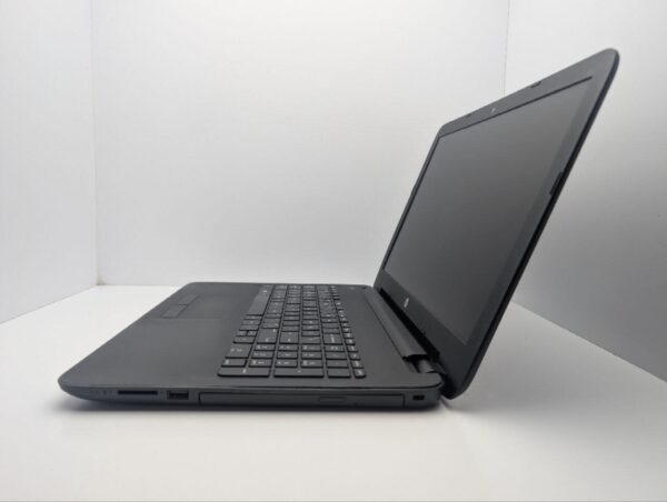 Ноутбук HP 255 G4 / 15.6" (1366x768) TN / AMD E1-6015 (2 ядра по 1.4 GHz) / 8 GB DDR3 / 320 GB HDD / AMD Radeon R2 Graphics / WebCam / DVD-ROM - Зображення 5