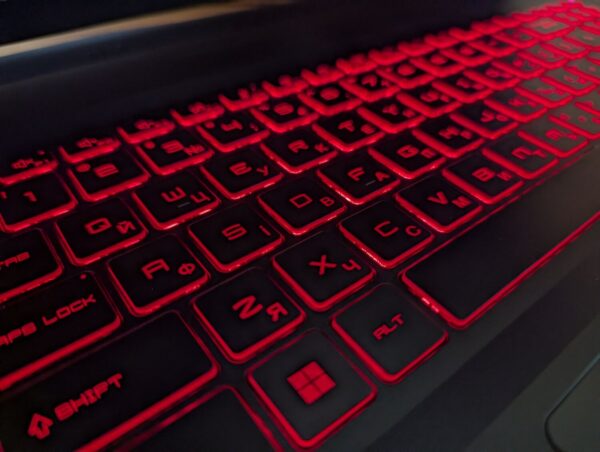 Ігровий ноутбук MSI MS-17L3 / 17.3" (1920x1080) IPS / Intel Core i7-12700H (14 (20) ядер по 3.5 - 4.7 GHz) / 16 GB DDR4 / 512 GB SSD / nVidia GeForce RTX 3060, 6 GB GDDR6, 192-bit / WebCam / Windows 11 - Зображення 6