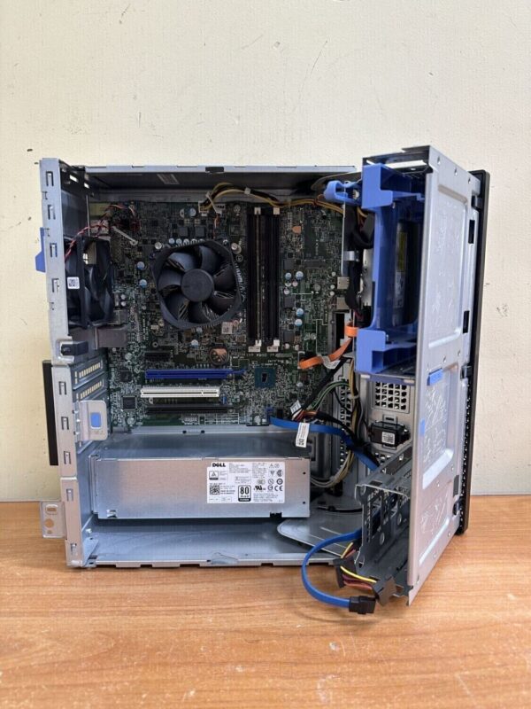 Комп'ютер Dell OptiPlex 7040 Tower / Intel Core i5-6500 (4 ядра по 3.2 -3.6 GHz) / 8 GB DDR4 / 240 GB SSD / Intel HD Graphics 530 / 240W / DVD-RW / DisplayPort / HDMI - Зображення 8