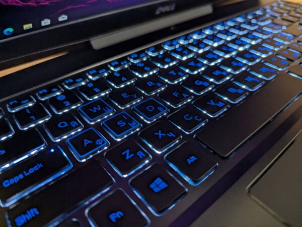 Ігровий ноутбук Dell G5 5500 / 15.6" (1920x1080) IPS / Intel Core i7-10750H (6 (12) ядер по 2.6 - 5.0 GHz) / 16 GB DDR4 / 500 GB SSD / nVidia GeForce GTX 1650 Ti, 4 GB GDDR6, 128-bit / WebCam / Windows 10 - Зображення 6