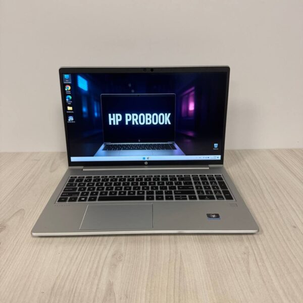 Ультрабук HP ProBook 455 G9 / 15.6" (1920x1080) IPS / AMD Ryzen 7 5825U (8 (16) ядер по 2.0 - 4.5 GHz) / 8 GB DDR4 / 256 GB SSD NVMe / AMD Radeon RX Vega 8 Graphics / WebCam - Зображення 2