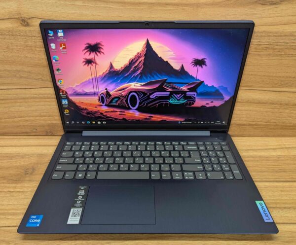 Ультрабук Lenovo IdeaPad 3 15ITL6 / 15.6" (1920x1080) IPS Touch / Intel Core i5-1155G7 (4 (8) ядра по 2.5 - 4.5 GHz) / 16 GB DDR4 / 512 GB SSD / Intel Iris Xe Graphics / WebCam / Windows 10 - Зображення 2