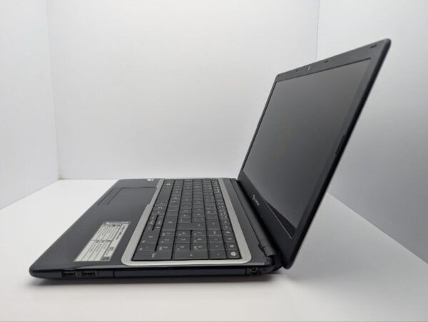 Ноутбук Packard Bell EasyNote TE69KB / 15.6" (1366x768) TN / AMD E1-2500 (2 ядра по 1.4 GHz) / 6 GB DDR3 / 320 GB HDD / Intel HD Graphics / WebCam / АКБ не тримає - Зображення 4