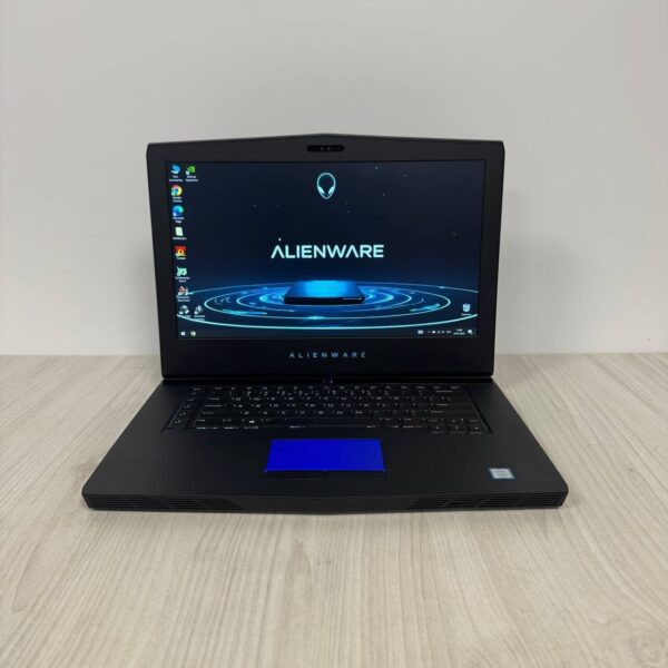 Ігровий ноутбук Б-клас Dell Alienware 15 R3 / 15.6" (1920x1080) IPS / Intel Core i7-7700HQ (4 (8) ядра по 2.8 - 3.8 GHz) / 16 GB DDR4 / 128 GB SSD M.2 + 1000 GB HDD / nVidia GeForce GTX 1060, 6 GB GDDR5, 192-bit / WebCam - Зображення 2