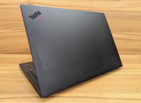 Ультрабук Б-клас Lenovo ThinkPad X1 Carbon Gen11 / 14" (1920x1080) IPS / Intel Core i7-1365U (10 (12) ядер по 1.3 - 5.2 GHz) / 32 GB DDR5 / 1000 GB SSD / Intel Iris Xe Graphics / WebCam / Windows 11 - Зображення 7