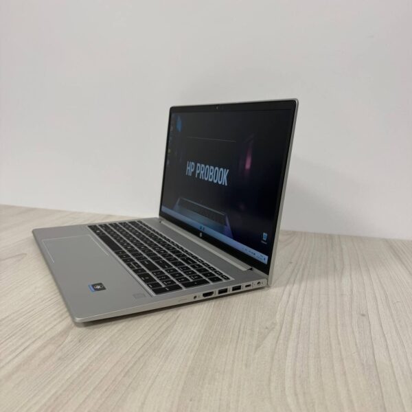 Ультрабук HP ProBook 455 G9 / 15.6" (1920x1080) IPS / AMD Ryzen 7 5825U (8 (16) ядер по 2.0 - 4.5 GHz) / 8 GB DDR4 / 256 GB SSD NVMe / AMD Radeon RX Vega 8 Graphics / WebCam - Зображення 5