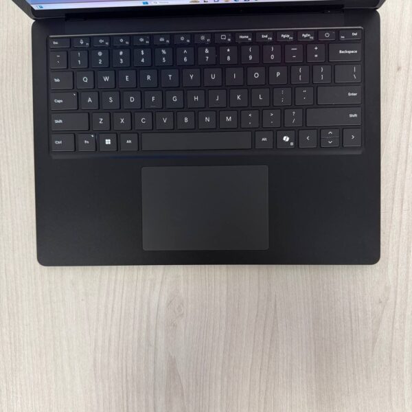 Ультрабук Microsoft Surface Laptop 6 / 13.5" (2256x1504) IPS Touch / Intel Core Ultra 7 165H (16 (22) ядер по 3.8 - 5.0 GHz) / 16 GB DDR5 / 512 GB SSD NVMe / Intel Arc Graphics / WebCam - Зображення 7