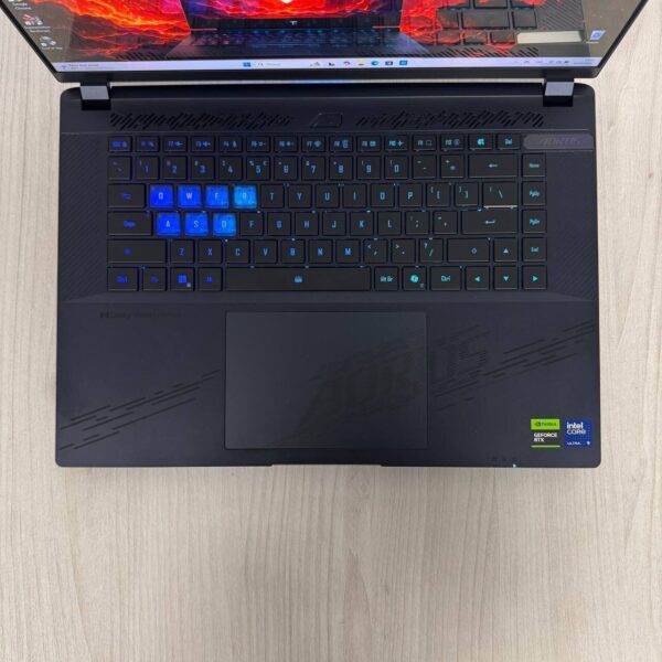 Ігровий ноутбук Б-клас Gigabyte Aorus Master 16 BZH / 16" (2560x1600) IPS / Intel Core Ultra 9 275HX (24 ядра по 2.1 - 5.4 GHz) / 32 GB DDR5 / 2000 GB SSD NVMe / nVidia GeForce RTX 5090, 24 GB GDDR7, 256-bit / WebCam - Зображення 6