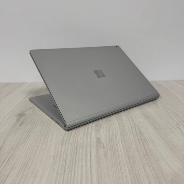Ігровий ультрабук-трансформер Б-клас Microsoft Surface Book 2 / 15.0" (3240x2160) IPS Touch / Intel Core i7-8650U (4 (8) ядра по 1.9 - 4.2 GHz) / 16 GB DDR3 / 512 GB SSD NVMe / nVidia GeForce GTX 1060, 6 GB GDDR5, 192-bit / WebCam - Зображення 6