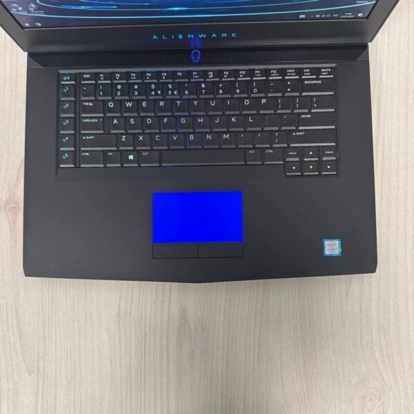 Ігровий ноутбук Б-клас Dell Alienware 15 R3 / 15.6" (1920x1080) IPS / Intel Core i7-7700HQ (4 (8) ядра по 2.8 - 3.8 GHz) / 16 GB DDR4 / 128 GB SSD M.2 + 1000 GB HDD / nVidia GeForce GTX 1060, 6 GB GDDR5, 192-bit / WebCam - Зображення 7