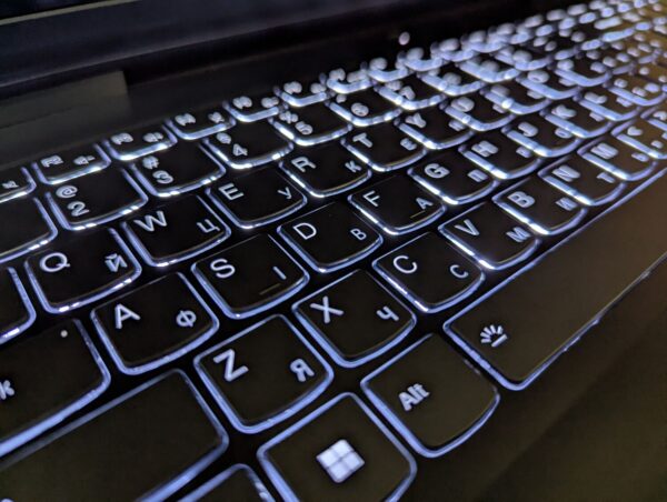 Ігровий ноутбук Б-клас Lenovo IdeaPad Gaming 3 15IAH7 / 15.6" (1920x1080) IPS / Intel Core i5-12450H (8 (12) ядер по 3.3 - 4.4 GHz) / 16 GB DDR4 / 512 GB SSD / nVidia GeForce RTX 3050, 4 GB GDDR6, 128-bit / WebCam / Windows 11 - Зображення 6