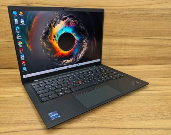 Ультрабук Б-клас Lenovo ThinkPad X1 Carbon Gen11 / 14" (1920x1080) IPS / Intel Core i7-1365U (10 (12) ядер по 1.3 - 5.2 GHz) / 32 GB DDR5 / 1000 GB SSD / Intel Iris Xe Graphics / WebCam / Windows 11 - Зображення 4