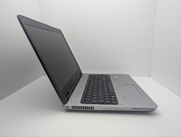 Ноутбук HP ProBook 650 G2 / 15.6" (1920x1080) IPS / Intel Core i3-6100U (2 (4) ядра по 2.3 GHz) / 8 GB DDR4 / 240 GB SSD / Intel HD Graphics 520 / WebCam / DVD-ROM - Зображення 4