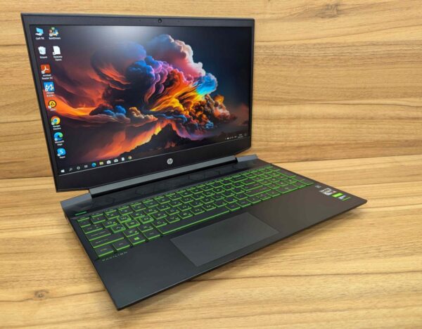 Ігровий ноутбук HP Pavilion Gaming 15-ec2021nr / 15.6" (1920x1080) IPS / AMD Ryzen 5 5600H (6 (12) ядер по 3.3 - 4.2 GHz) / 16 GB DDR4 / 512 GB SSD / nVidia GeForce GTX 1650, 4 GB GDDR5, 128-bit / WebCam / Windows 10 - Зображення 3
