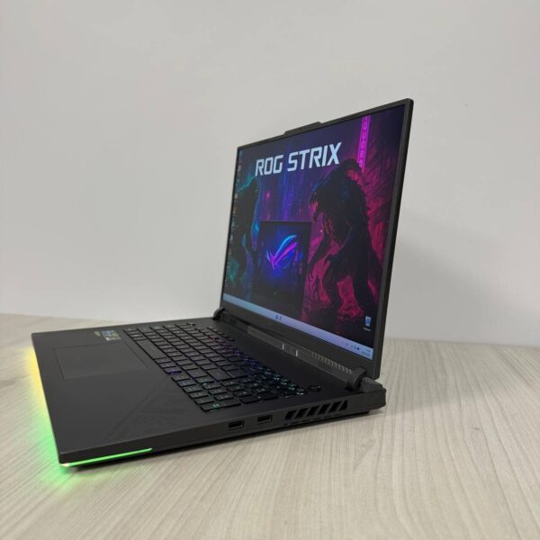 Ігровий ноутбук Asus ROG Strix G18 G814JV / 18" (2560x1600) IPS / Intel Core i7-13650HX (14 (20) ядра по 2.6 - 4.9 GHz) / 16 GB DDR5 / 256 GB SSD + 512 GB SSD / nVidia GeForce RTX 4060, 8 GB GDDR6, 128-bit / WebCam - Зображення 5