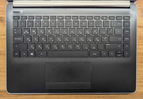 Ноутбук Б-клас HP 14-dk0002dx / 14" (1366x768) TN / AMD A9-9425 (2 ядра по 3.1 - 3.7 GHz) / 8 GB DDR4 / 240 GB SSD / AMD Radeon R5 Graphics / WebCam / Windows 10 - Зображення 3