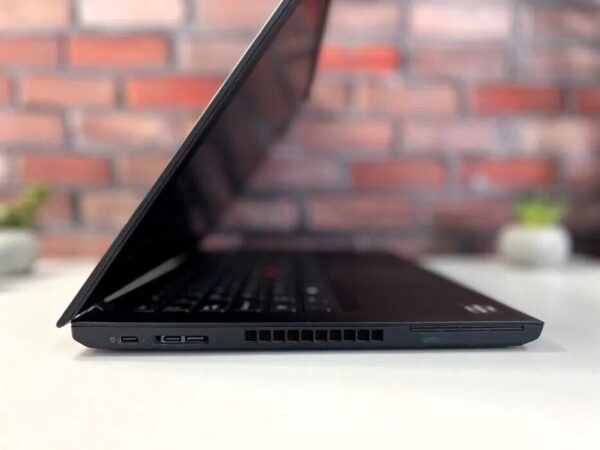 Ультрабук Lenovo ThinkPad A485 / 14" (1920x1080) IPS / AMD Ryzen 5 2500U (4 (8) ядра по 2.0 - 3.6 GHz) / 16 GB DDR4 / 256 GB SSD M.2 / AMD Radeon RX Vega 8 Graphics / WebCam / Win 10 Pro - Зображення 4