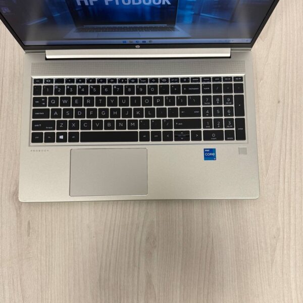 Ультрабук Б-клас HP ProBook 450 G8 / 15.6" (1920x1080) IPS / Intel Core i5-1135G7 (4 (8) ядра по 2.4 - 4.2 GHz) / 8 GB DDR4 / 256 GB SSD NVMe / Intel Iris Xe Graphics / WebCam - Зображення 7