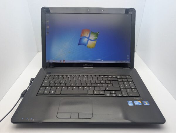 Ноутбук Medion Akoya E7216 / 17.3" (1600x900) TN / Intel Core i3-380M (2 (4) ядра по 2.53 GHz) / 6 GB DDR3 / 320 GB HDD / Intel HD Graphics / WebCam / АКБ не тримає - Зображення 2