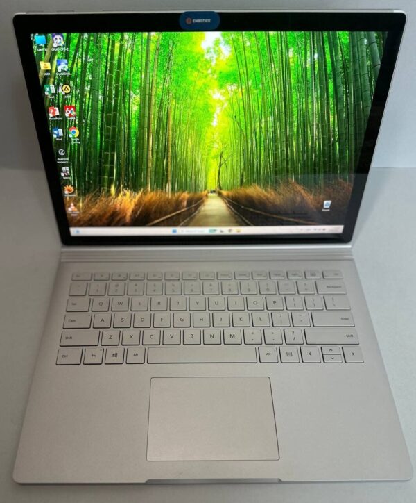 Ігровий ультрабук-трансформер Microsoft Surface Book 2 / 15.0" (3000x2000) IPS Touch / Intel Core i7-8650U (4 (8) ядра по 1.9 - 4.2 GHz) / 8 GB DDR4 / 256 GB SSD / nVidia GeForce GTX 1050, 2 GB GDDR5, 128-bit / WebCam / Win 11 Pro - Зображення 2