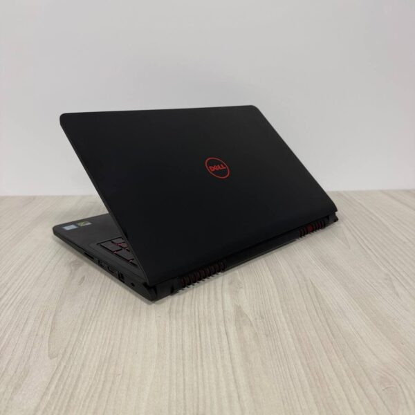 Ігровий ноутбук Б-клас Dell Inspiron 15 5577 / 15.6" (1920x1080) TN / Intel Core i7-7700HQ (4 (8) ядра по 2.8 - 3.8 GHz) / 16 GB DDR4 / 256 GB SSD M.2 + 1000 GB HDD / nVidia GeForce GTX 1050, 4 GB GDDR5, 128-bit / WebCam - Зображення 6