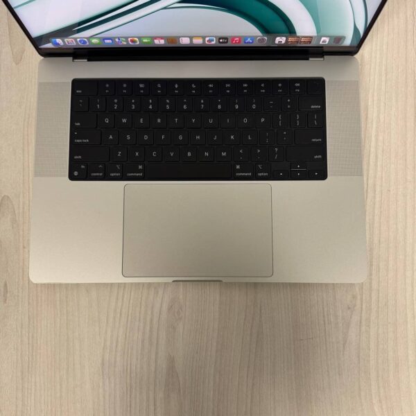 Ультрабук Б-клас Apple MacBook Pro 16 A3403 (2024) / 16.2" (3456x2234) IPS / Apple M4 Pro (14 ядер по 2.6 - 4.5 GHz) / 24 GB DDR5 / 500 GB SSD / Apple M4 Pro Graphics / WebCam / MacOS - Зображення 7