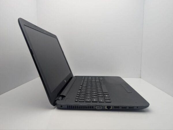 Ноутбук HP 255 G4 / 15.6" (1366x768) TN / AMD E1-6015 (2 ядра по 1.4 GHz) / 8 GB DDR3 / 320 GB HDD / AMD Radeon R2 Graphics / WebCam / DVD-ROM - Зображення 4