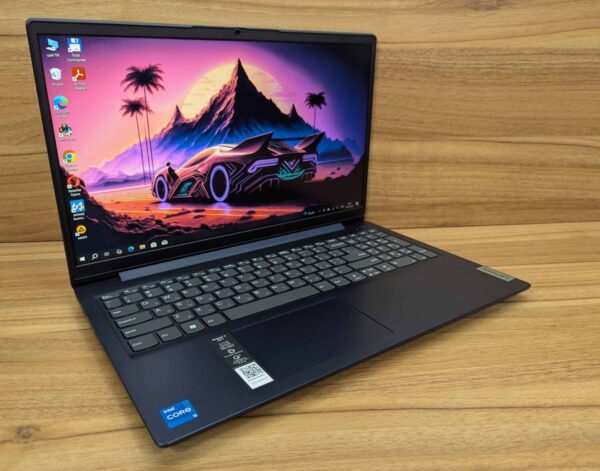Ультрабук Lenovo IdeaPad 3 15ITL6 / 15.6" (1920x1080) IPS Touch / Intel Core i5-1155G7 (4 (8) ядра по 2.5 - 4.5 GHz) / 16 GB DDR4 / 512 GB SSD / Intel Iris Xe Graphics / WebCam / Windows 10 - Зображення 4