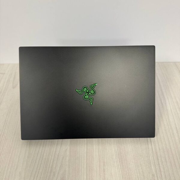 Ігровий ультрабук Razer Blade 14 RZ09-0427 / 14" (2560x1440) IPS / AMD Ryzen 9 6900HX (8 (16) ядер по 3.3 - 4.9 GHz) / 16 GB DDR5 / 1000 GB SSD NVMe / nVidia GeForce RTX 3080 Ti, 16 GB GDDR6, 256-bit / WebCam - Зображення 3