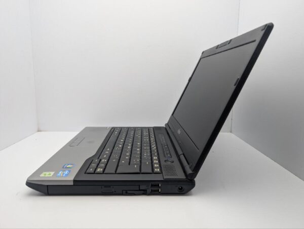 Ноутбук Fujitsu LifeBook S752 / 14" (1366x768) TN / Intel Core i5-3320M (2 (4) ядра по 2.6 - 3.3 GHz) / 6 GB DDR3 / 500 GB HDD / Intel HD Graphics 4400 - Зображення 5