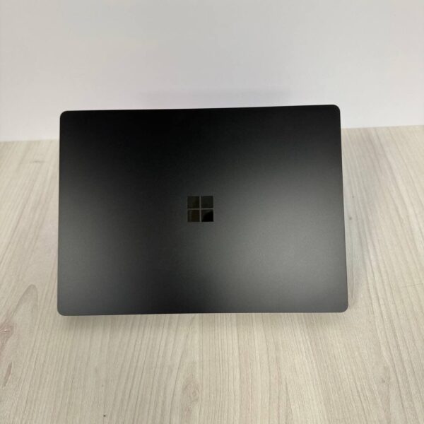 Ультрабук Microsoft Surface Laptop 6 / 13.5" (2256x1504) IPS Touch / Intel Core Ultra 7 165H (16 (22) ядер по 3.8 - 5.0 GHz) / 16 GB DDR5 / 512 GB SSD NVMe / Intel Arc Graphics / WebCam - Зображення 3