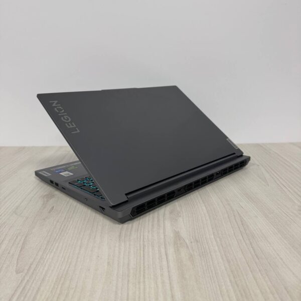 Ігровий ноутбук Б-клас Lenovo Legion 5 16IRX9 / 16" (2560x1600) IPS / Intel Core i7-14700HX (20 (28) ядра по 1.5 - 5.5 GHz) / 16 GB DDR5 / 512 GB SSD NVMe / nVidia GeForce RTX 4070, 8 GB GDDR6, 128-bit / WebCam - Зображення 6
