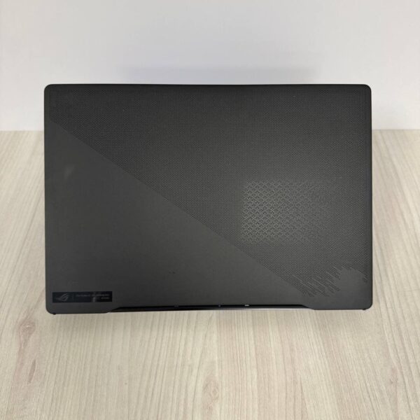 Ігровий ноутбук Asus ROG Zephyrus M16 GU604VI / 16" (2560x1600) IPS / Intel Core i9-13900H (14 (20) ядер по 2.6 - 5.4 GHz) / 16 GB DDR5 / 1000 GB SSD NVMe / nVidia GeForce RTX 4070, 8 GB GDDR6, 128-bit / WebCam - Зображення 3