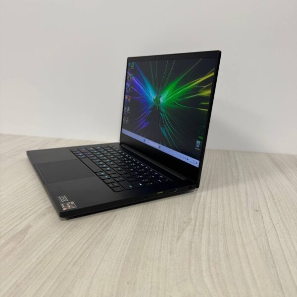 Ігровий ультрабук Razer Blade 14 RZ09-0427 / 14" (2560x1440) IPS / AMD Ryzen 9 6900HX (8 (16) ядер по 3.3 - 4.9 GHz) / 16 GB DDR5 / 1000 GB SSD NVMe / nVidia GeForce RTX 3080 Ti, 16 GB GDDR6, 256-bit / WebCam - Зображення 5