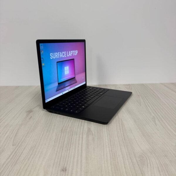 Ультрабук Microsoft Surface Laptop 6 / 13.5" (2256x1504) IPS Touch / Intel Core Ultra 7 165H (16 (22) ядер по 3.8 - 5.0 GHz) / 16 GB DDR5 / 512 GB SSD NVMe / Intel Arc Graphics / WebCam - Зображення 4