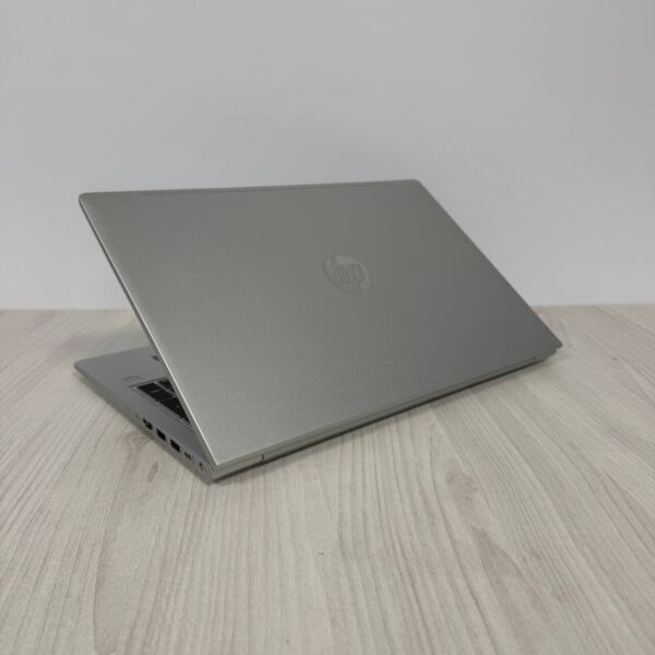 Ультрабук HP ProBook 455 G9 / 15.6" (1920x1080) IPS / AMD Ryzen 7 5825U (8 (16) ядер по 2.0 - 4.5 GHz) / 8 GB DDR4 / 256 GB SSD NVMe / AMD Radeon RX Vega 8 Graphics / WebCam - Зображення 6