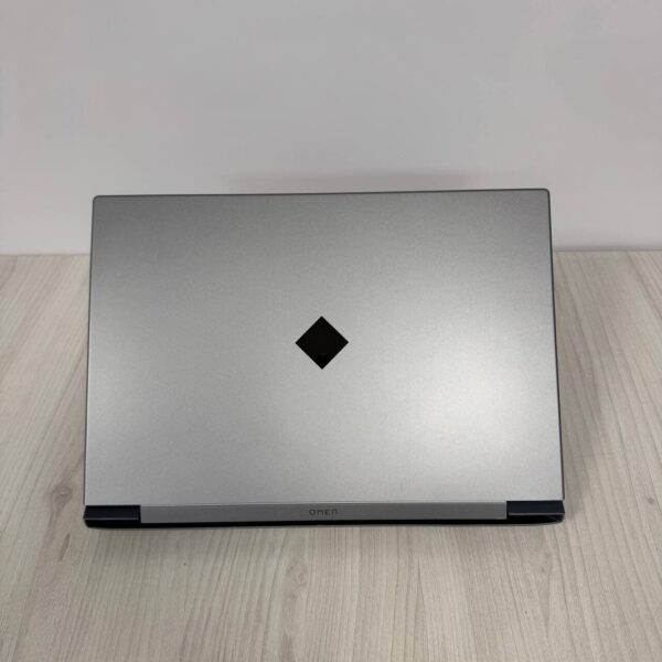 Ігровий ноутбук HP Omen 16-ae0001nr / 16.1" (1920x1080) IPS / Intel Core i7-14700HX (20 (28) ядер по 1.5 - 5.5 GHz) / 16 GB DDR5 / 512 GB SSD NVMe / nVidia GeForce RTX 4070, 8 GB GDDR6, 128-bit / WebCam - Зображення 3