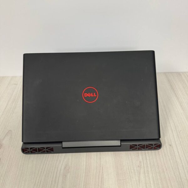 Ігровий ноутбук Б-клас Dell Inspiron 15 Gaming 7567 / 15.6" (1920x1080) TN / Intel Core i5-7300HQ (4 ядра по 2.5 - 3.5 GHz) / 8 GB DDR4 / 256 GB SSD M.2 / nVidia GeForce GTX 1050, 4 GB GDDR5, 128-bit / WebCam - Зображення 3