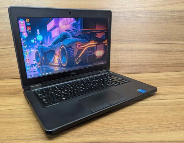 Нетбук Б-клас Dell Latitude E5250 / 12.5" (1366x768) TN / Intel Core i5-4210U (2 (4) ядра по 1.7 - 2.7 GHz) / 8 GB DDR3 / 240 GB SSD / Intel HD Graphics 4400 / WebCam / Windows 10 - Зображення 4