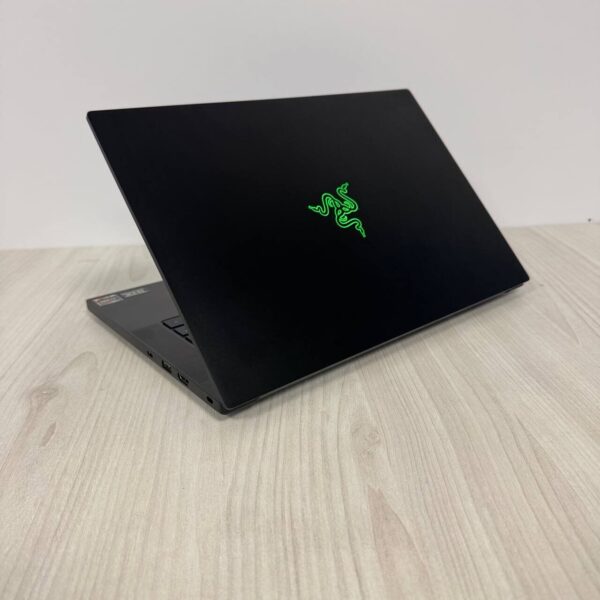 Ігровий ультрабук Razer Blade 14 RZ09-0427 / 14" (2560x1440) IPS / AMD Ryzen 9 6900HX (8 (16) ядер по 3.3 - 4.9 GHz) / 16 GB DDR5 / 1000 GB SSD NVMe / nVidia GeForce RTX 3080 Ti, 16 GB GDDR6, 256-bit / WebCam - Зображення 6
