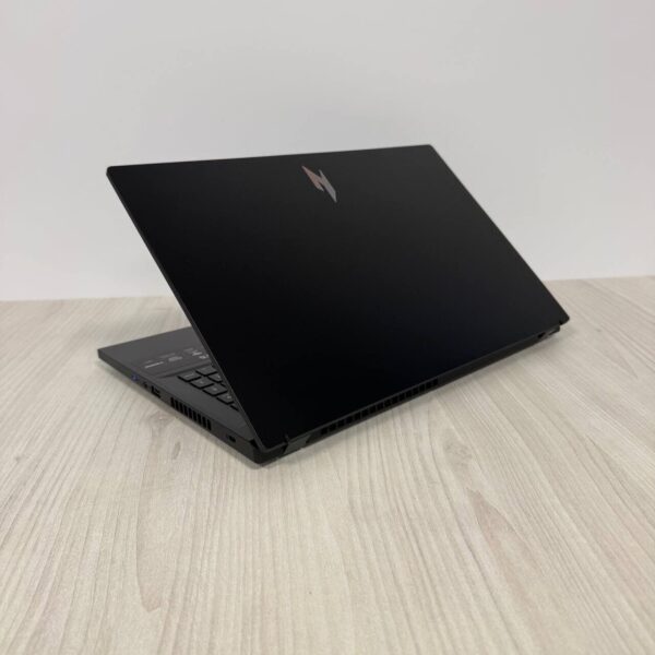 Ігровий ноутбук Acer Nitro V15 ANV15-41 / 15.6" (1920x1080) IPS / AMD Ryzen 7 7735HS (8 (16) ядер по 3.2 - 4.75 GHz) / 16 GB DDR5 / 512 GB SSD NVMe / nVidia GeForce RTX 4050, 6 GB GDDR6, 96-bit / WebCam - Зображення 6