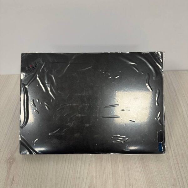 Ігровий ультрабук Lenovo ThinkPad P1 Gen 6 / 16" (2560x1600) IPS / Intel Core i7-13800H (14 (20) ядер по 2.5 - 5.2 GHz) / 32 GB DDR5 / 2000 GB SSD NVMe / nVidia RTX 4080, 12 GB GDDR6, 192-bit / WebCam - Зображення 3