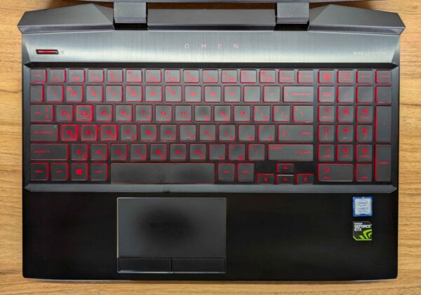 Ігровий ноутбук HP OMEN 15-dc0045nr / 15.6" (1920x1080) IPS / Intel Core i7-8750H (6 (12) ядер по 2.2 - 4.1 GHz) / 32 GB DDR4 / 512 GB SSD / nVidia GeForce GTX 1070, 8 GB GDDR5, 256-bit / WebCam / Windows 10 - Зображення 3