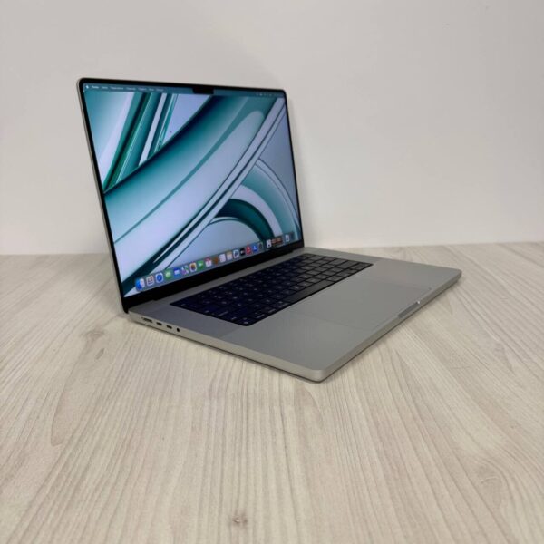 Ультрабук Б-клас Apple MacBook Pro 16 A3403 (2024) / 16.2" (3456x2234) IPS / Apple M4 Pro (14 ядер по 2.6 - 4.5 GHz) / 24 GB DDR5 / 500 GB SSD / Apple M4 Pro Graphics / WebCam / MacOS - Зображення 4