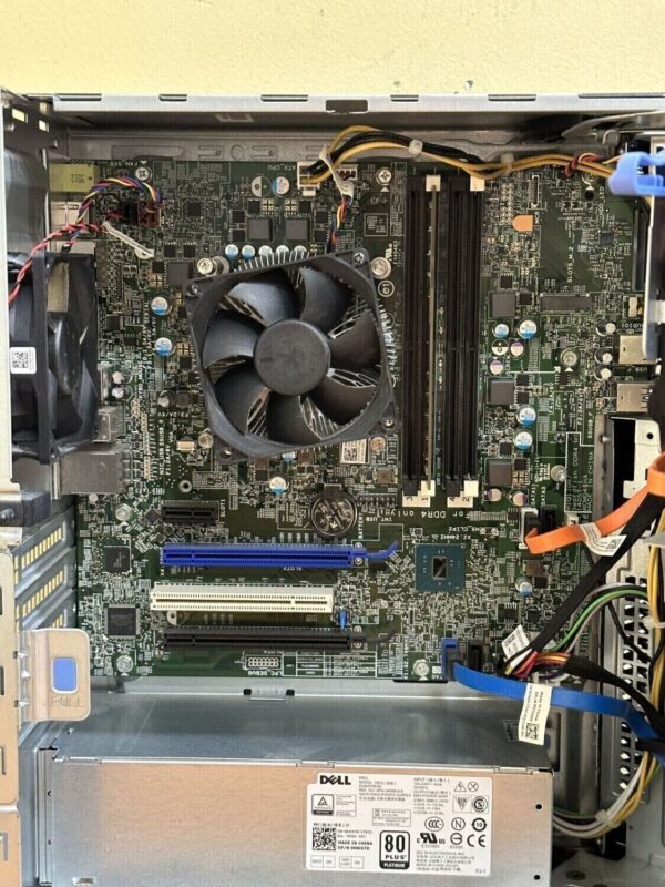 Комп'ютер Dell OptiPlex 7040 Tower / Intel Core i5-6500 (4 ядра по 3.2 -3.6 GHz) / 8 GB DDR4 / no HDD / Intel HD Graphics 530 / 240W / DVD-RW / DisplayPort / HDMI - Зображення 9