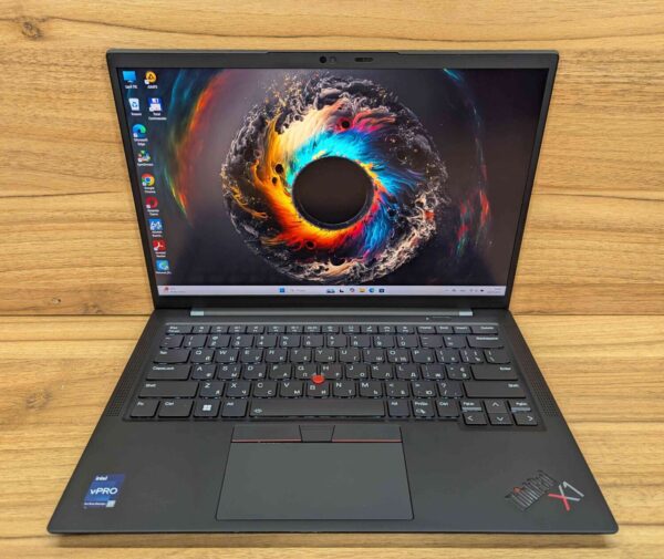 Ультрабук Б-клас Lenovo ThinkPad X1 Carbon Gen11 / 14" (1920x1080) IPS / Intel Core i7-1365U (10 (12) ядер по 1.3 - 5.2 GHz) / 32 GB DDR5 / 1000 GB SSD / Intel Iris Xe Graphics / WebCam / Windows 11 - Зображення 2