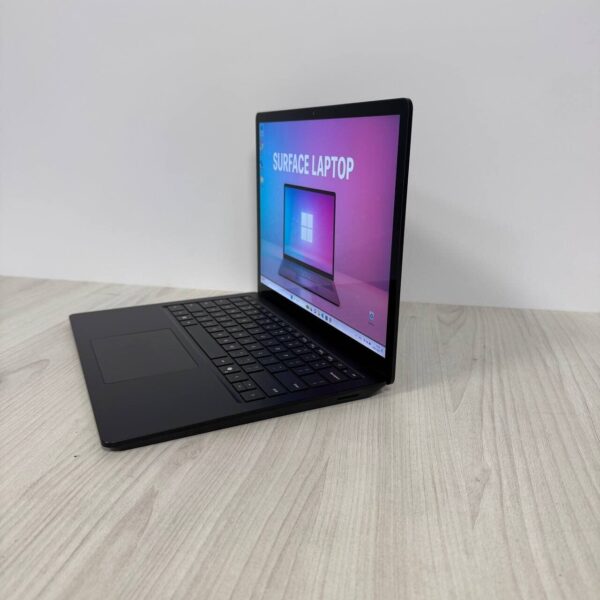 Ультрабук Microsoft Surface Laptop 6 / 13.5" (2256x1504) IPS Touch / Intel Core Ultra 7 165H (16 (22) ядер по 3.8 - 5.0 GHz) / 16 GB DDR5 / 512 GB SSD NVMe / Intel Arc Graphics / WebCam - Зображення 5
