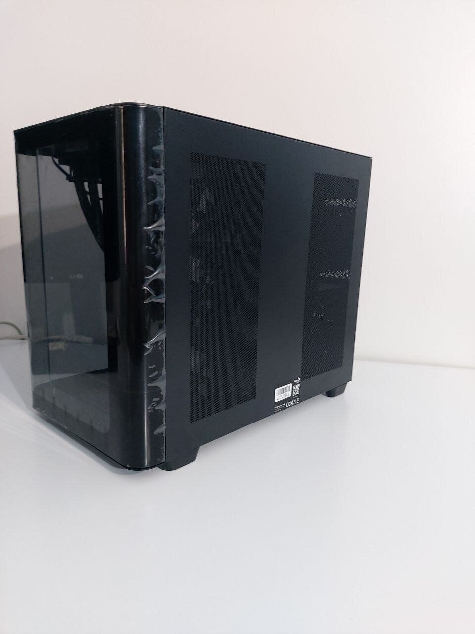 Ігровий ПК AeroCool P500-G-BK-v1 Tower / Intel Core i7-9700KF (8 ядер по 3.6 - 4.9 GHz) / 16 GB DDR4 / 512 GB SSD M.2 / nVidia GeForce GTX 1080 Ti, 11 GB GDDR5X, 352-bit / 500W + Кабелі (живлення та DVI), перехідник DisplayPort - Зображення 4