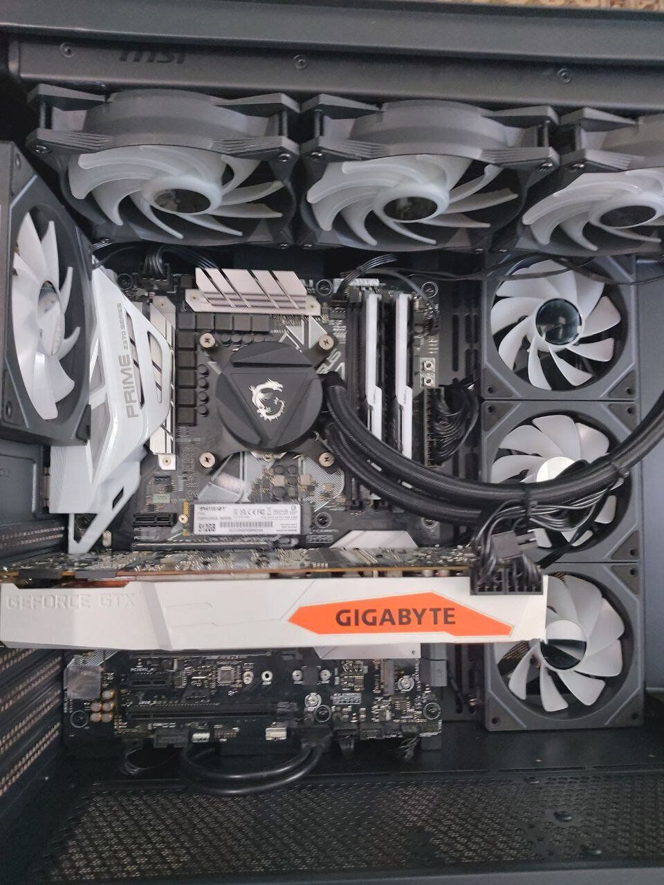 Ігровий ПК AeroCool P500-G-BK-v1 Tower / Intel Core i7-9700KF (8 ядер по 3.6 - 4.9 GHz) / 16 GB DDR4 / 512 GB SSD M.2 / nVidia GeForce GTX 1080 Ti, 11 GB GDDR5X, 352-bit / 500W + Кабелі (живлення та DVI), перехідник DisplayPort - Зображення 7